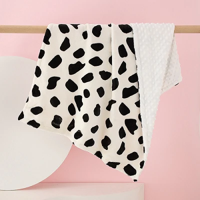 Minky Dots kouvèti pou tibebe ki fèk fèt